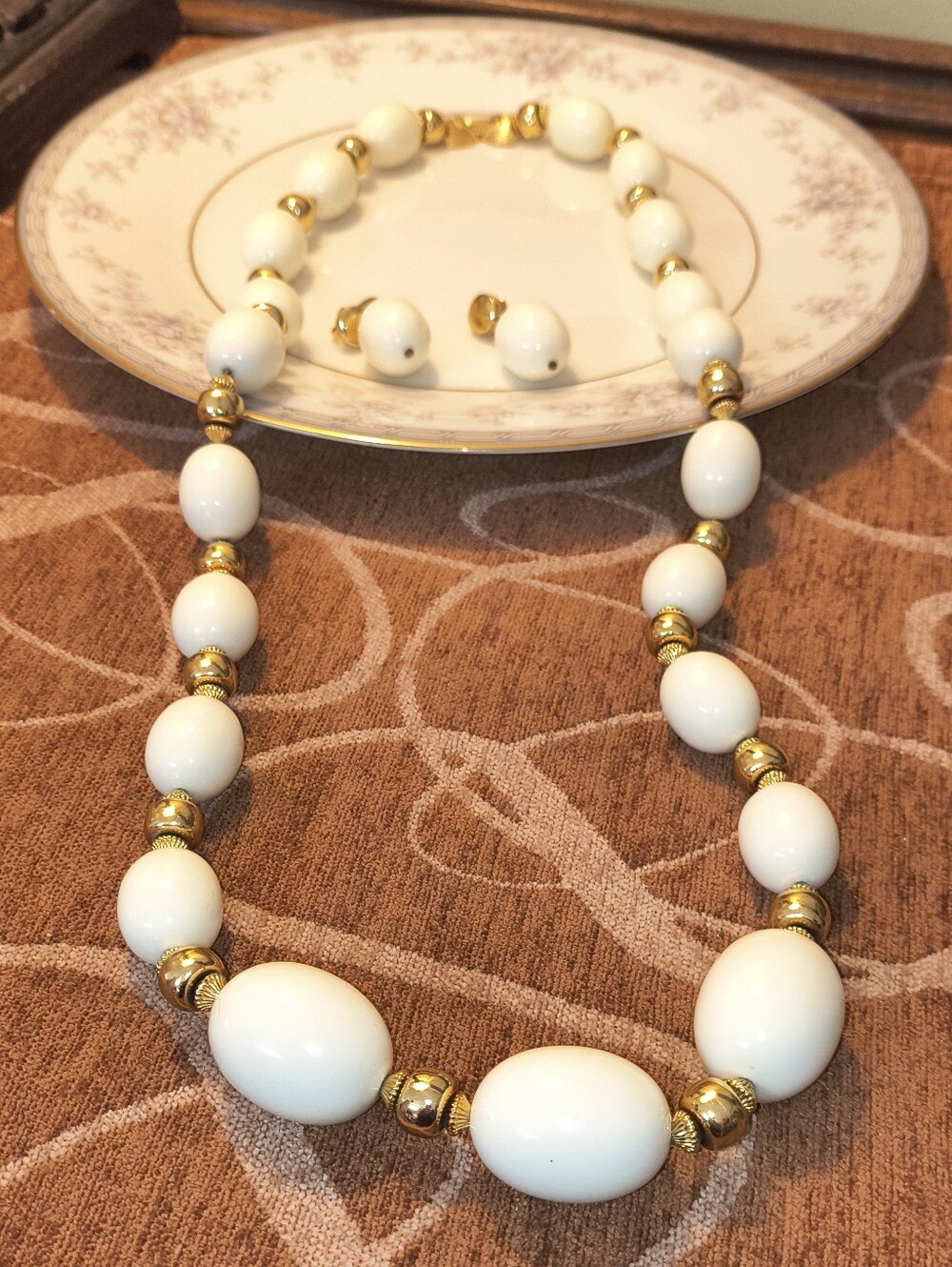 Vtg MCM Crown Trifari Gold Cream Beaded Opera Necklace Clip On Earrings Set